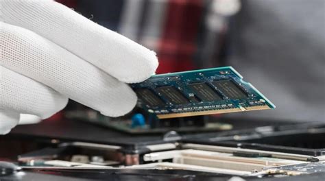 How to Clean a RAM Slot .
